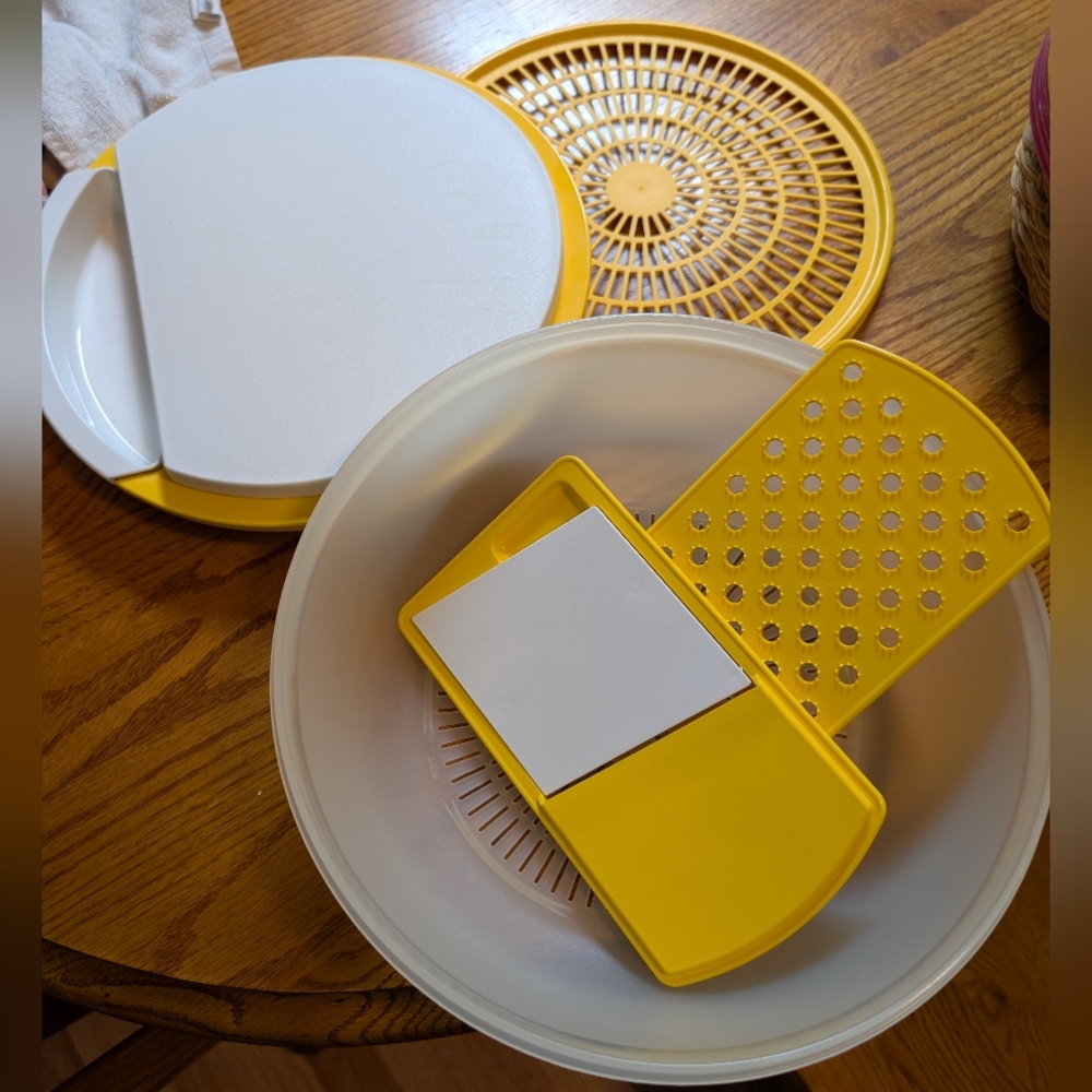 Yellow and White Kitchen Slicer Set